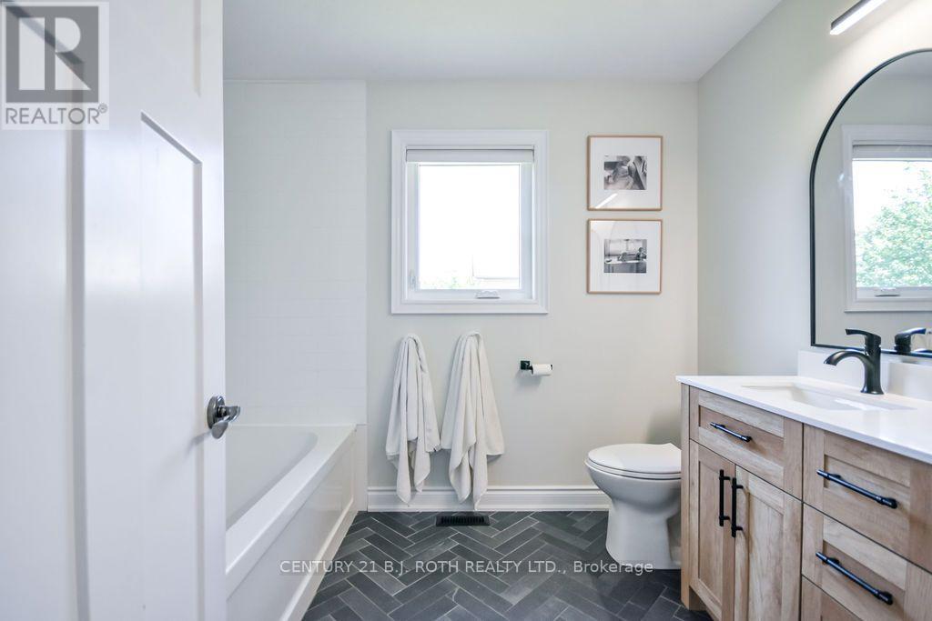 36 Merrington Avenue, Oro-Medonte (Warminster), Ontario  L3V 0R5 - Photo 32 - S13590528