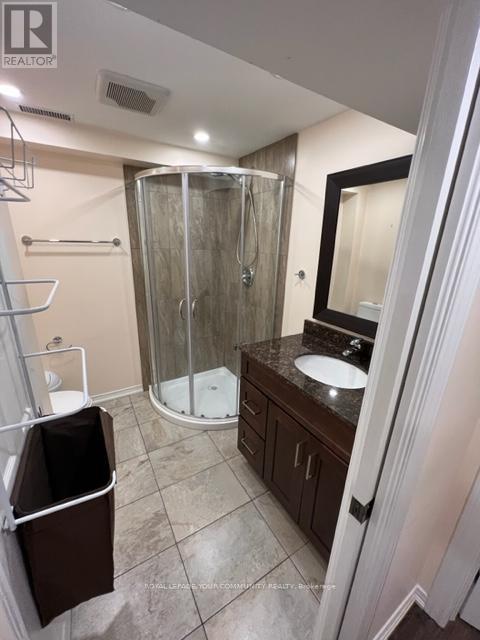 634 Galloway Crescent, Mississauga, Ontario  L5C 3W1 - Photo 5 - W13590472