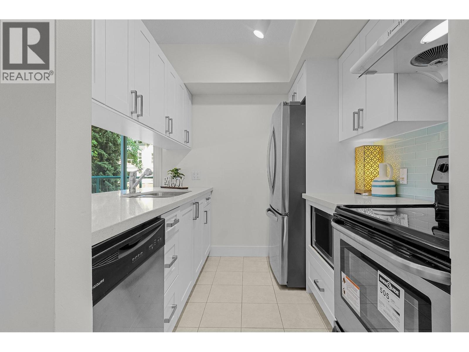302 8871 Lansdowne Road, Richmond, British Columbia  V6X 3X8 - Photo 2 - R3148530