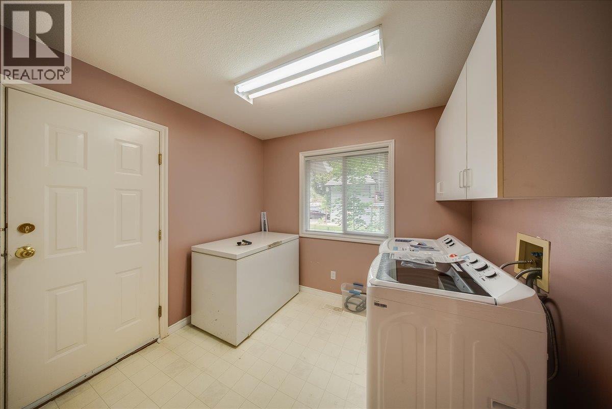 1325 Forest Road, Castlegar, British Columbia  V1N 3Y5 - Photo 32 - 10394902