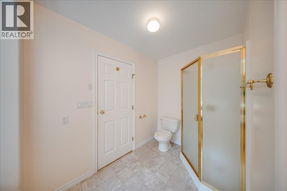 1325 Forest Road, Castlegar, British Columbia  V1N 3Y5 - Photo 45 - 10394902