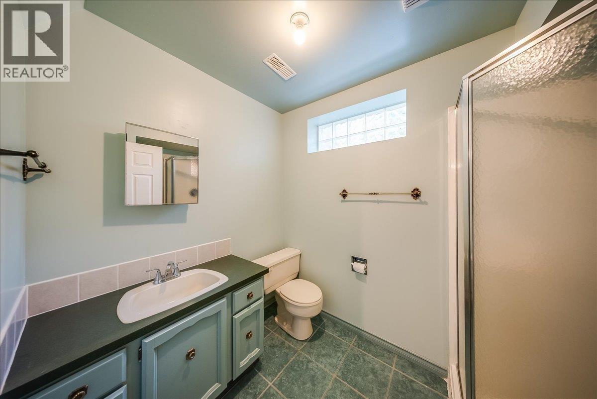 1325 Forest Road, Castlegar, British Columbia  V1N 3Y5 - Photo 54 - 10394902