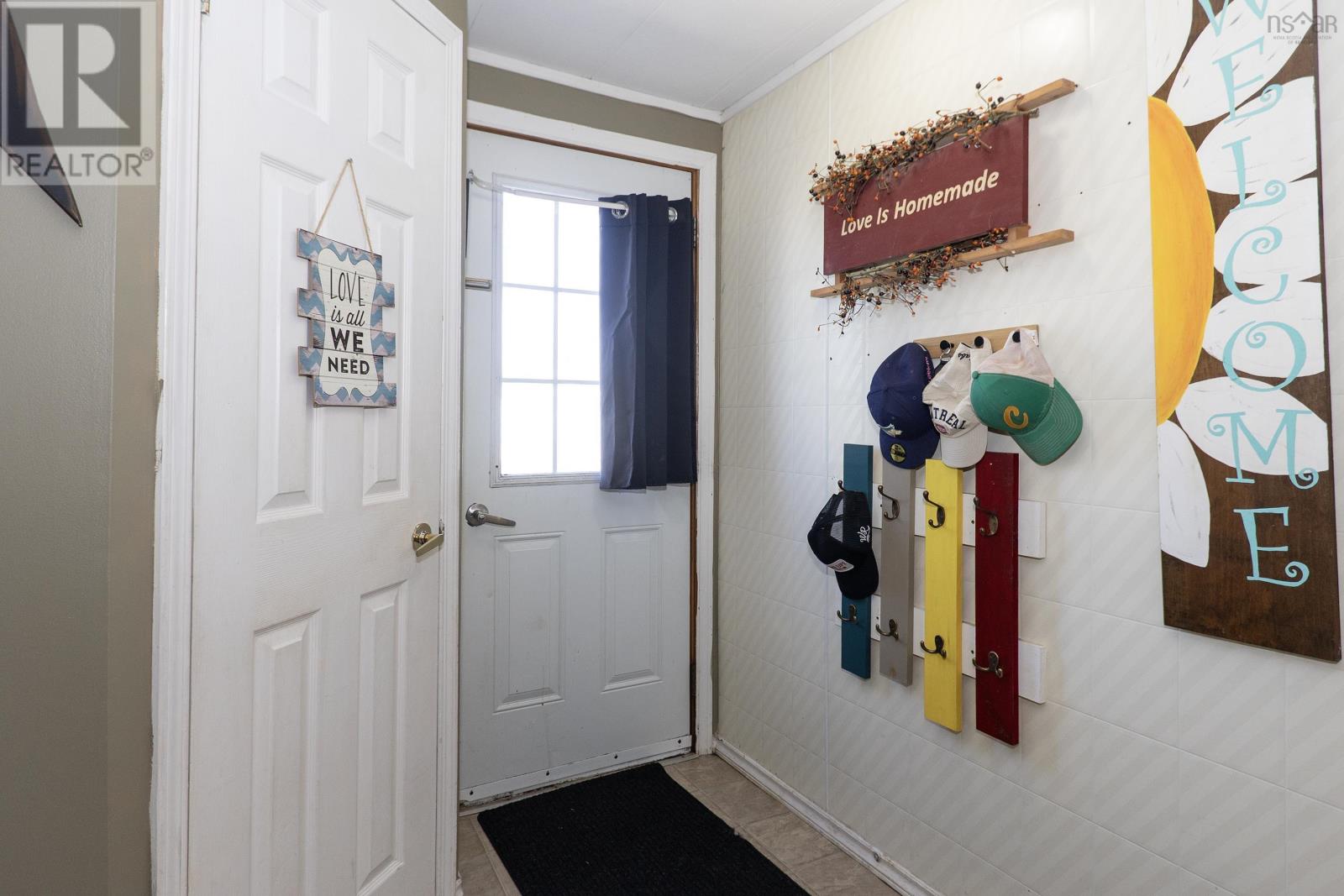 16 Lorne Crescent, Amherst, Nova Scotia  B4H 4B7 - Photo 6 - 202612911