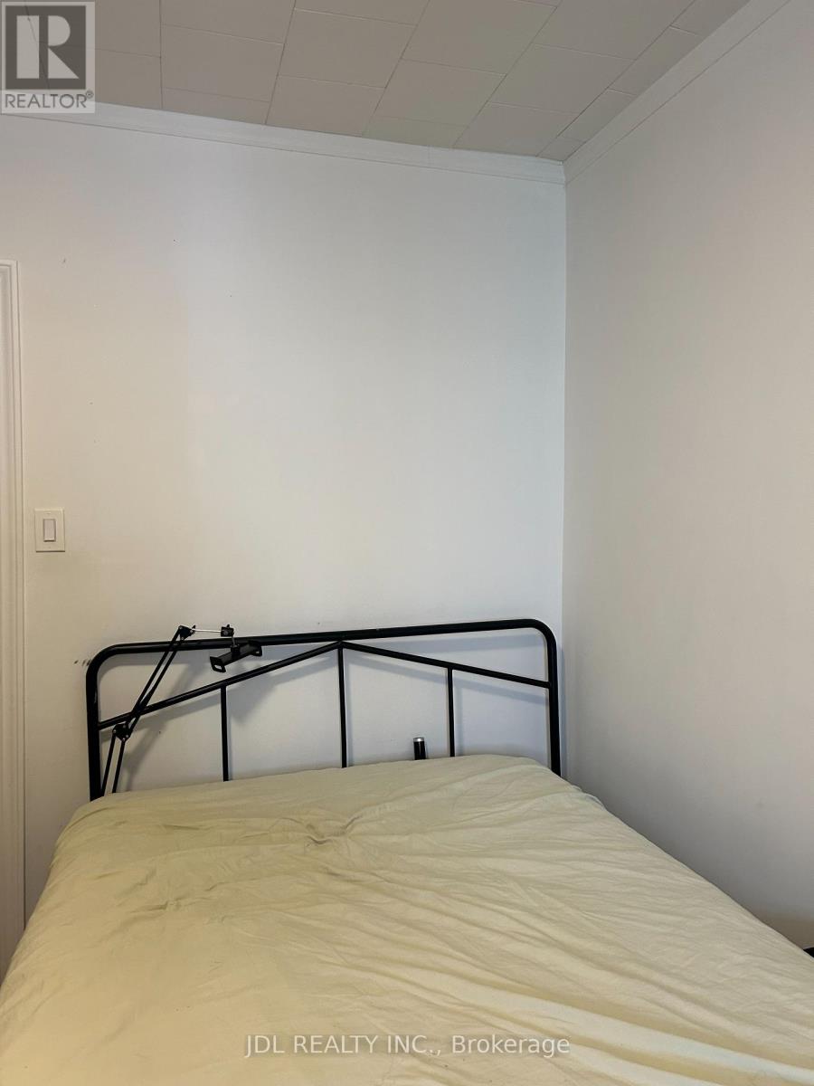 Unit A - 518 Manning Ave Avenue, Toronto, Ontario  M6G 2V7 - Photo 5 - C13590572