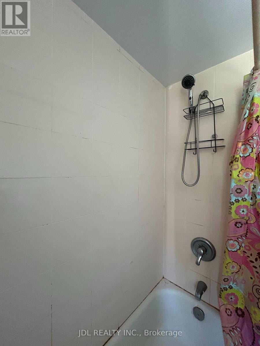 Unit A - 518 Manning Ave Avenue, Toronto, Ontario  M6G 2V7 - Photo 6 - C13590572