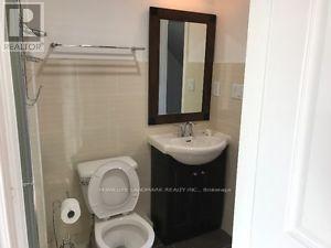 Upper - 937 Dufferin Street, Toronto, Ontario M6H 4B2 - Photo 16 - C13590586