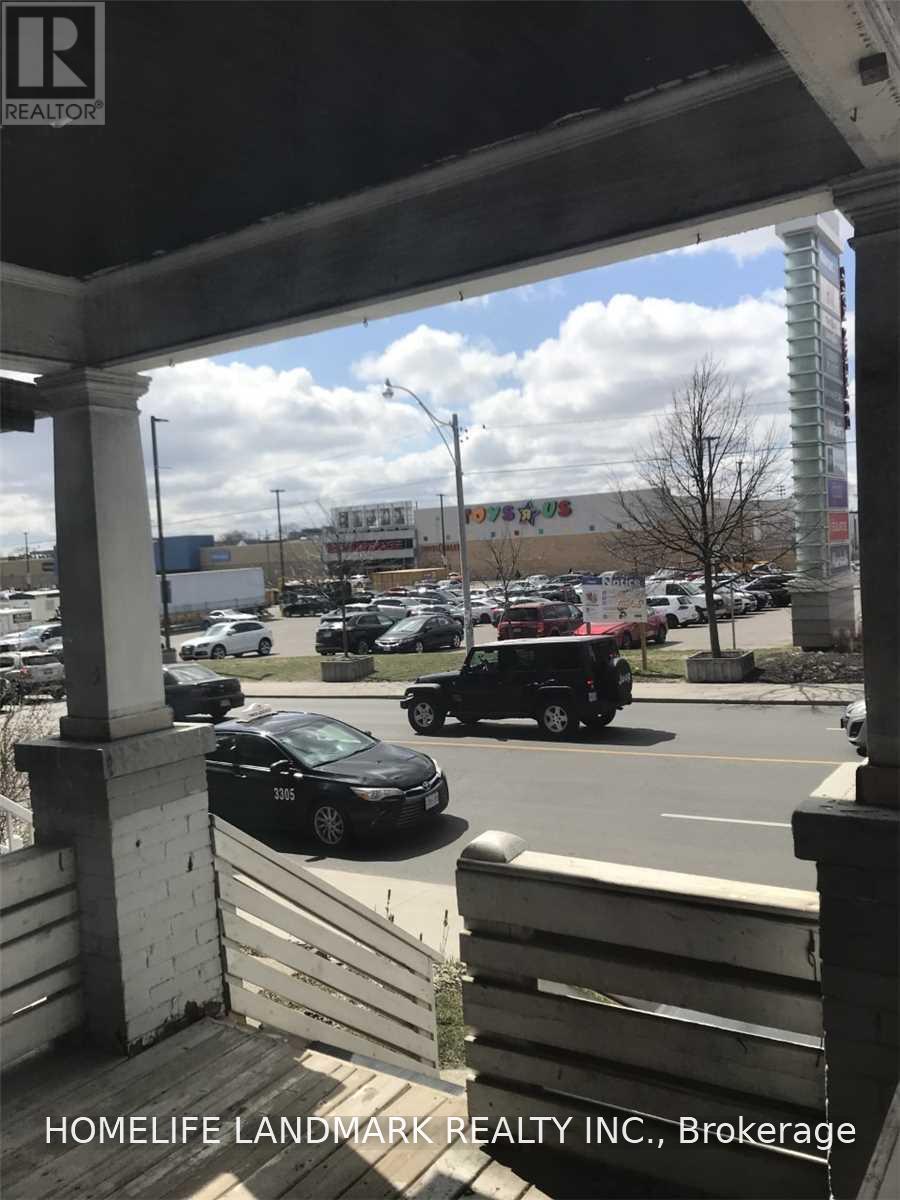 Upper - 937 Dufferin Street, Toronto, Ontario M6H 4B2 - Photo 2 - C13590586