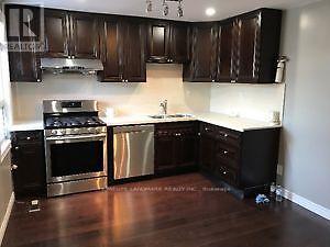 Upper - 937 Dufferin Street, Toronto, Ontario M6H 4B2 - Photo 5 - C13590586