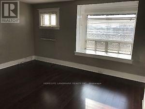 Upper - 937 Dufferin Street, Toronto, Ontario M6H 4B2 - Photo 8 - C13590586