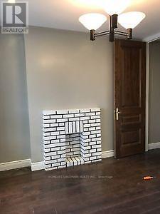 Upper - 937 Dufferin Street, Toronto, Ontario M6H 4B2 - Photo 9 - C13590586