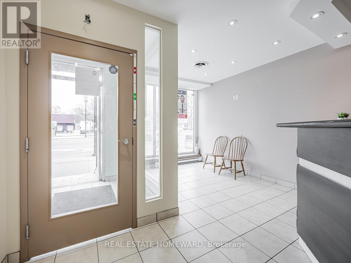 2438 Danforth Avenue, Toronto, Ontario M4C 1K9 - Photo 9 - E13590608