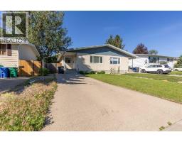 27 Laval Boulevard W, Lethbridge, Alberta
