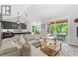 1140 WALKERS GLENN CRESCENT, Lake of Bays, Ontario