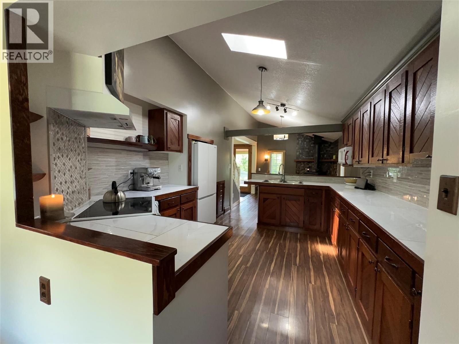 440 Hubscher Road, Ross Spur, British Columbia V0G 1L0 - Photo 24 - 10394009