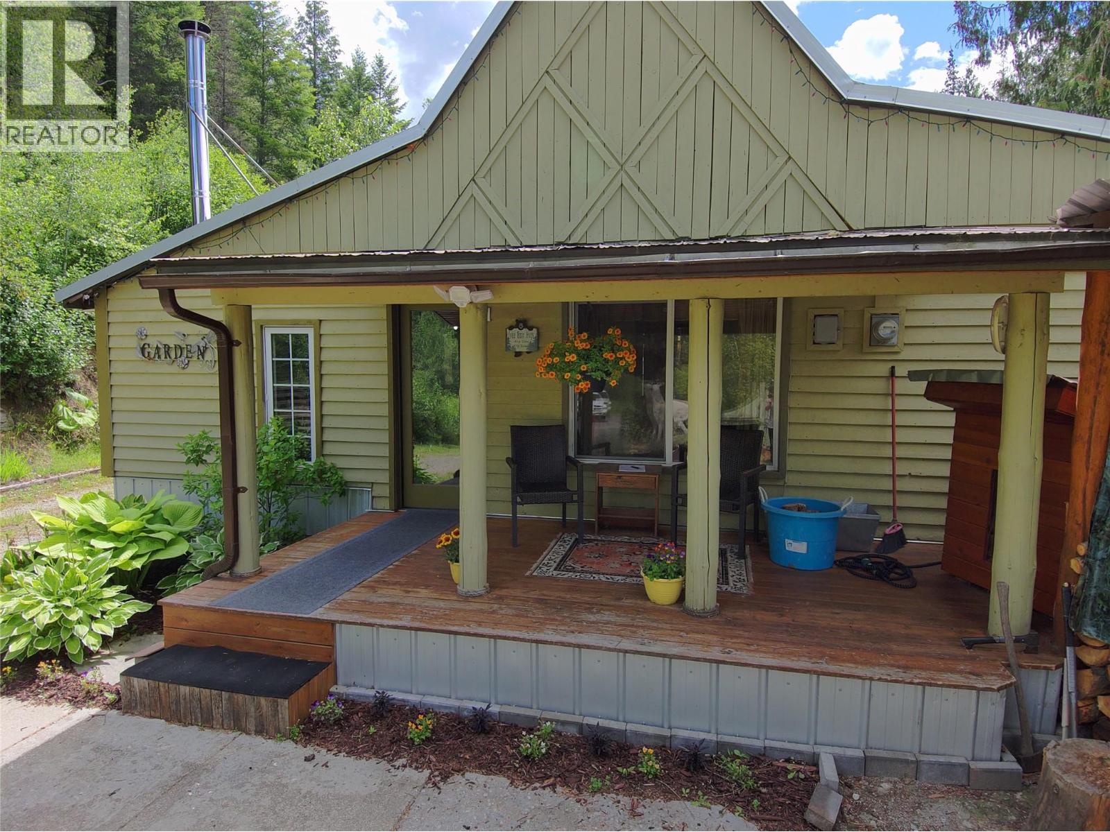 440 Hubscher Road, Ross Spur, British Columbia V0G 1L0 - Photo 14 - 10394009