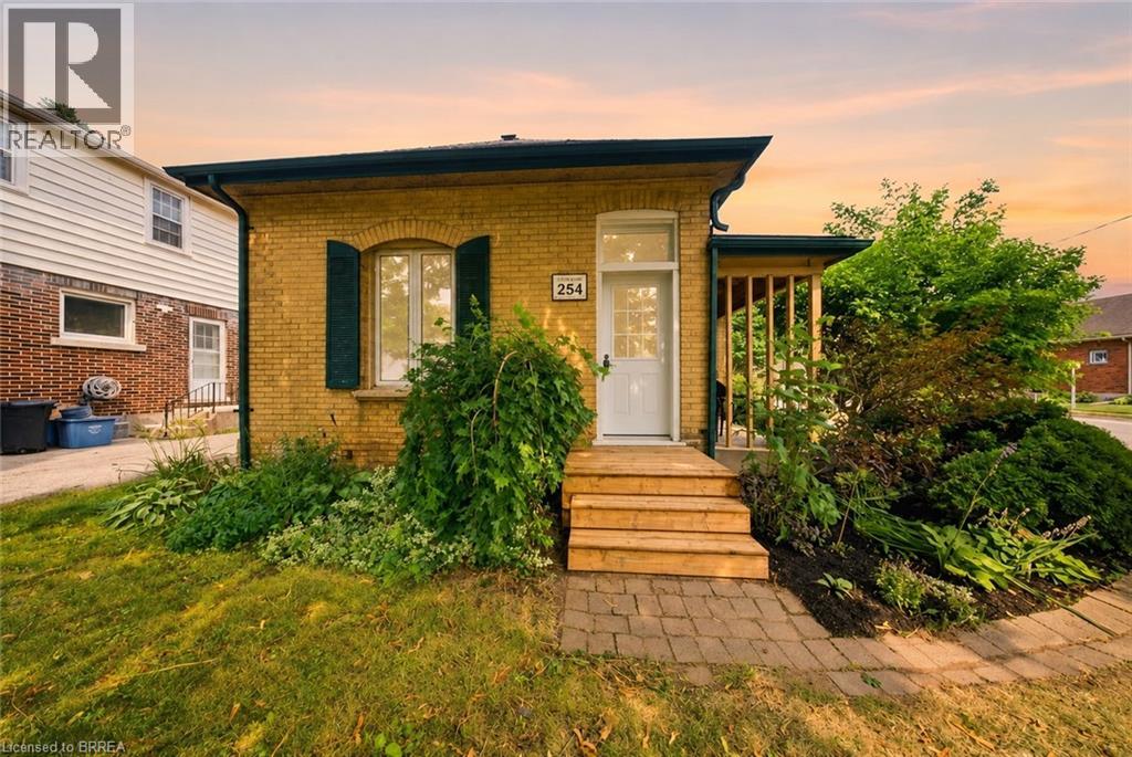 254 Erie Avenue, Brantford, Ontario  N3S 2H2 - Photo 1 - 40848704