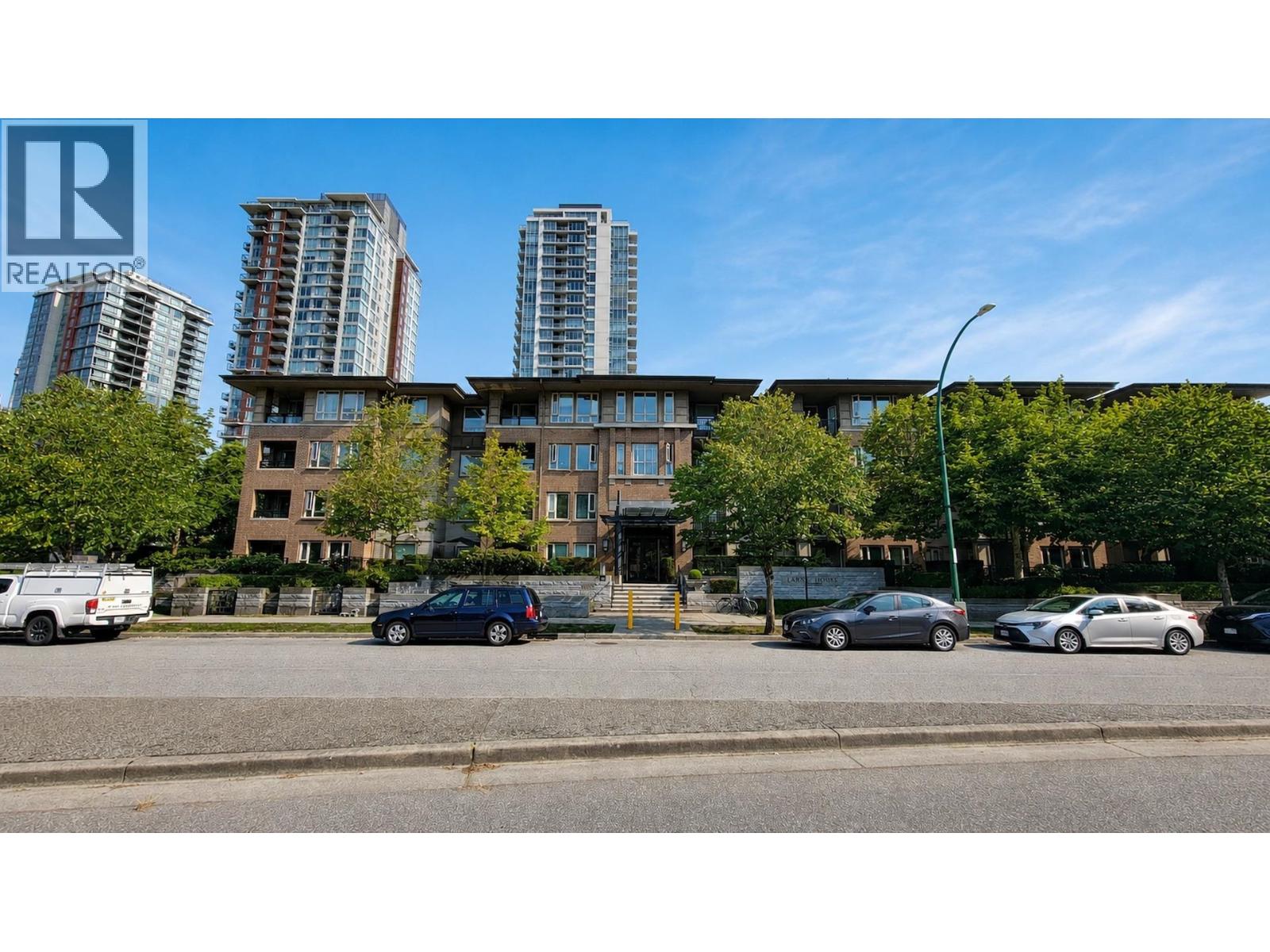 210 3105 LINCOLN AVENUE, Coquitlam, British Columbia
