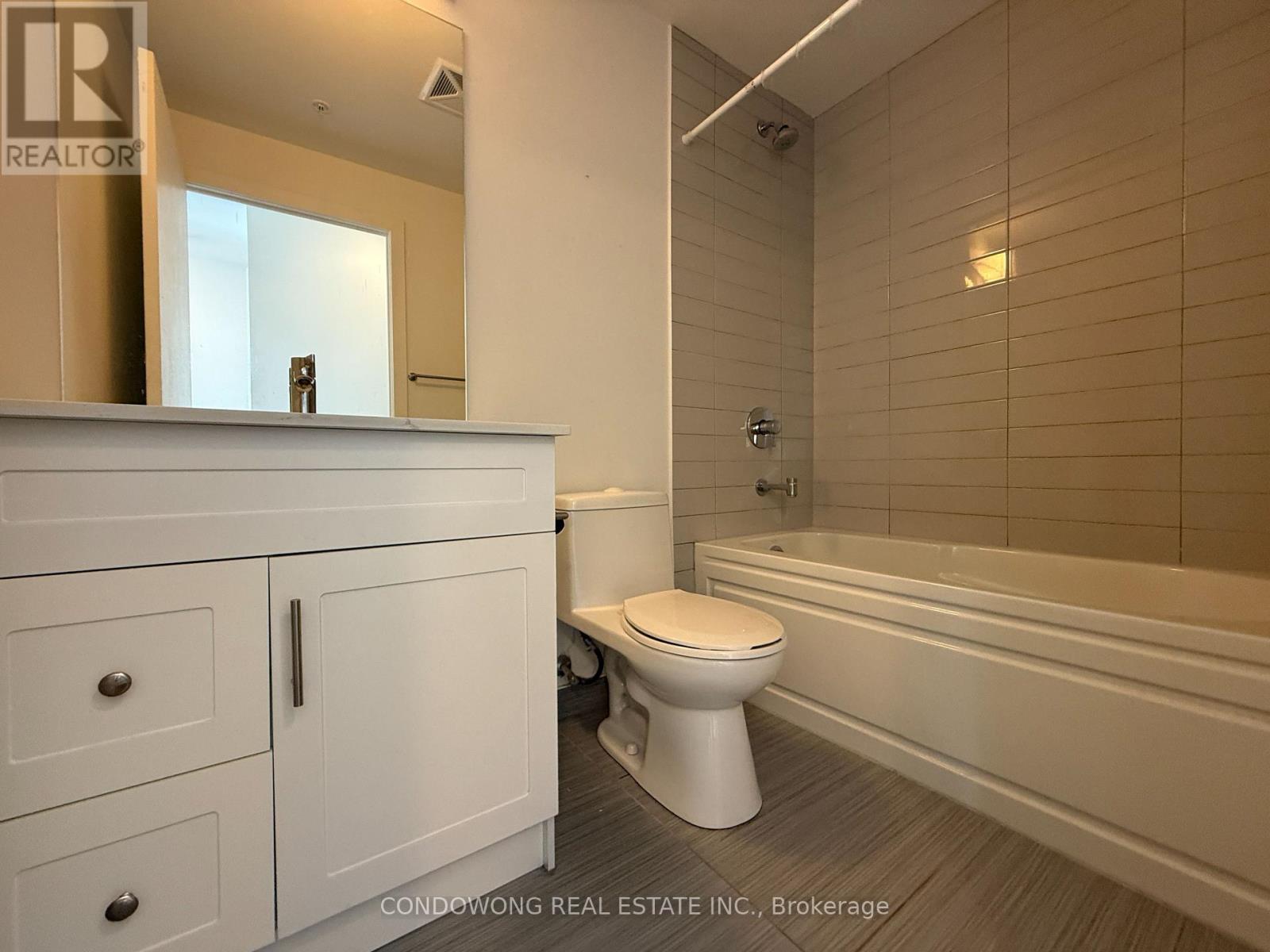 1504 - 30 Nelson Street, Toronto, Ontario  M5V 0H5 - Photo 10 - C13590656
