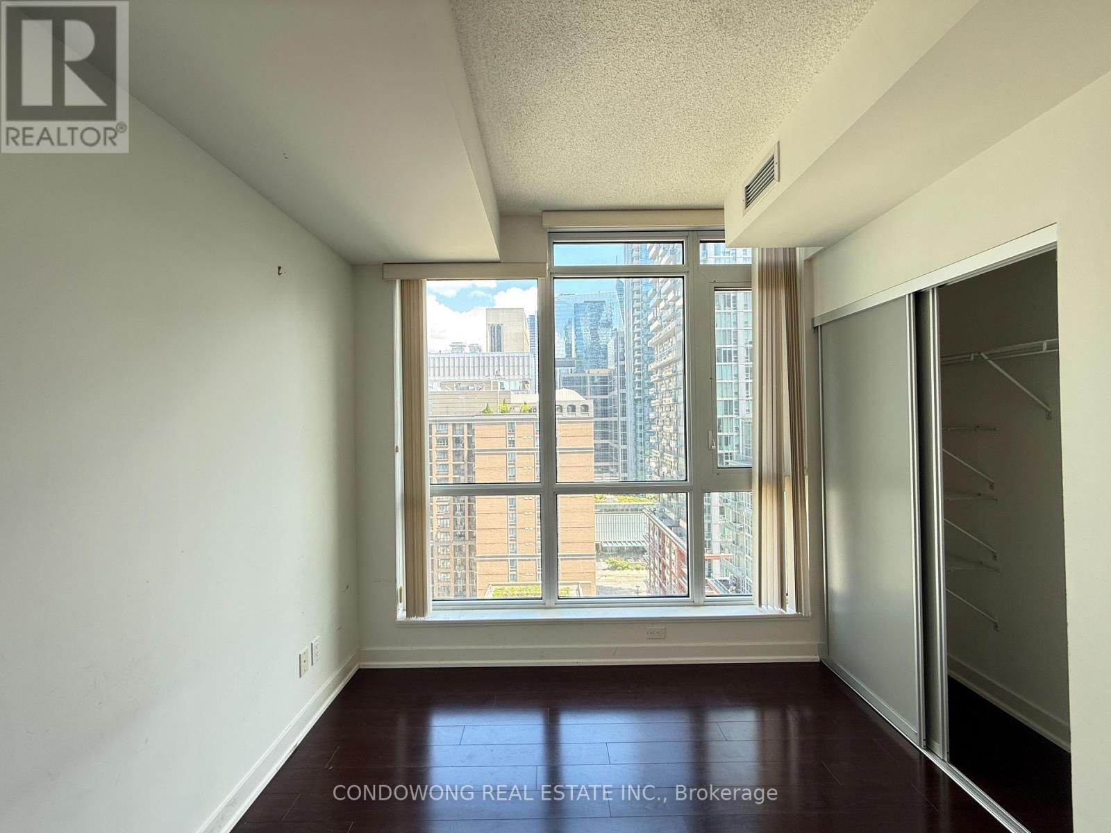 1504 - 30 Nelson Street, Toronto, Ontario  M5V 0H5 - Photo 5 - C13590656