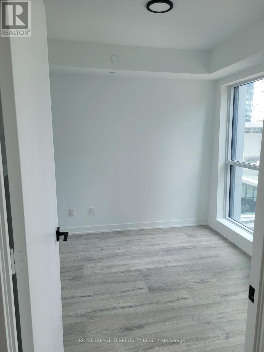1301 - 327 King Street W, Toronto, Ontario  M5V 0W7 - Photo 11 - C13590742