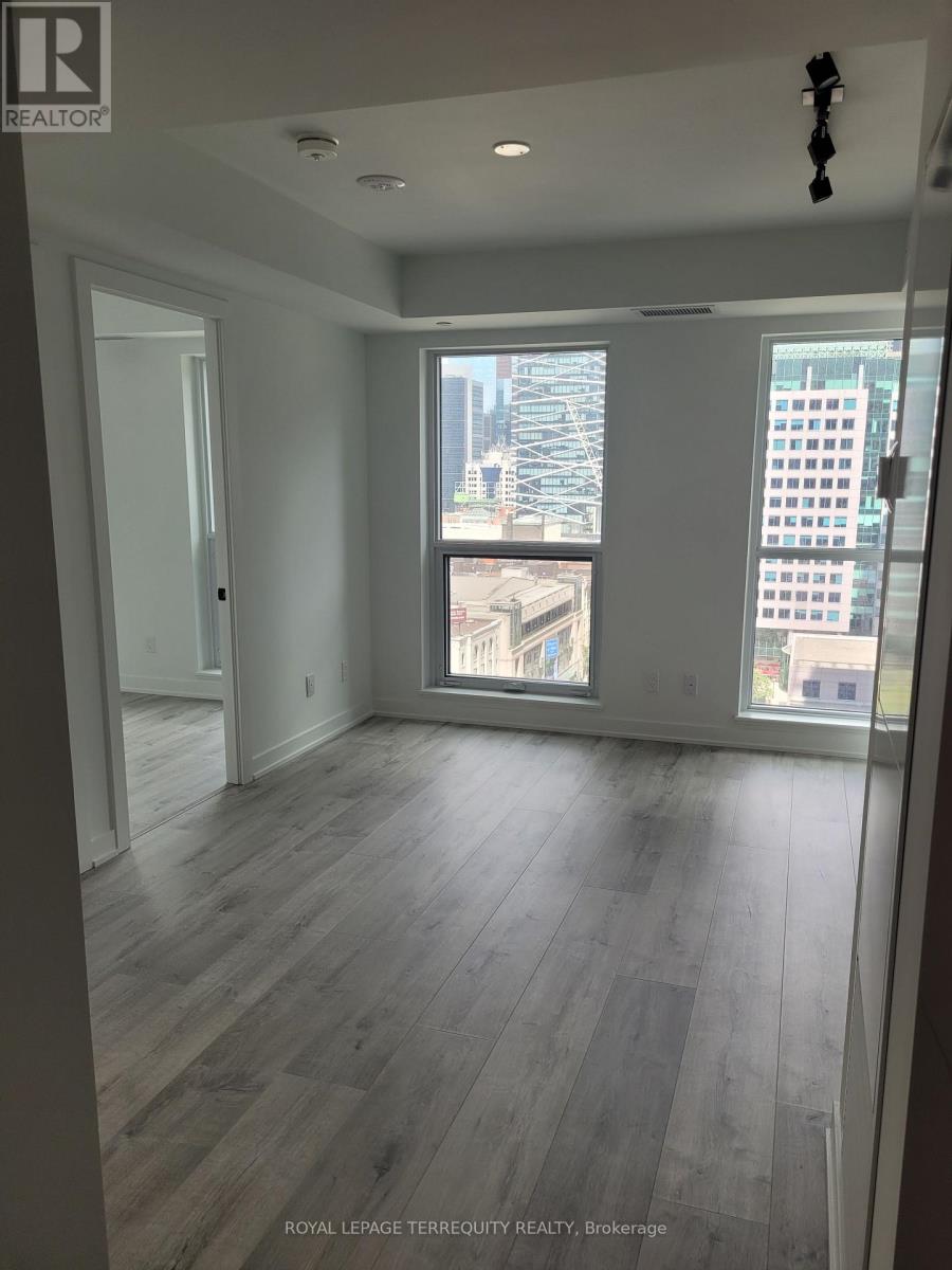 1301 - 327 King Street W, Toronto, Ontario  M5V 0W7 - Photo 8 - C13590742