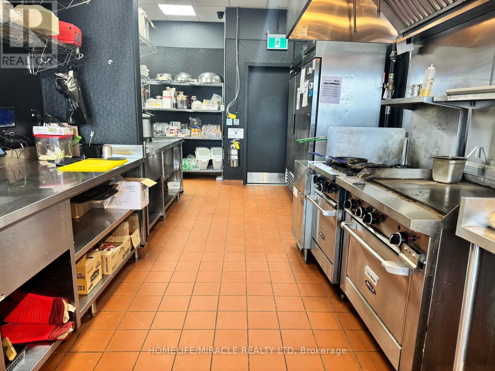 K5 - 489 Holland Street W, Bradford West Gwillimbury, Ontario  L3Z 0C1 - Photo 6 - N13590692