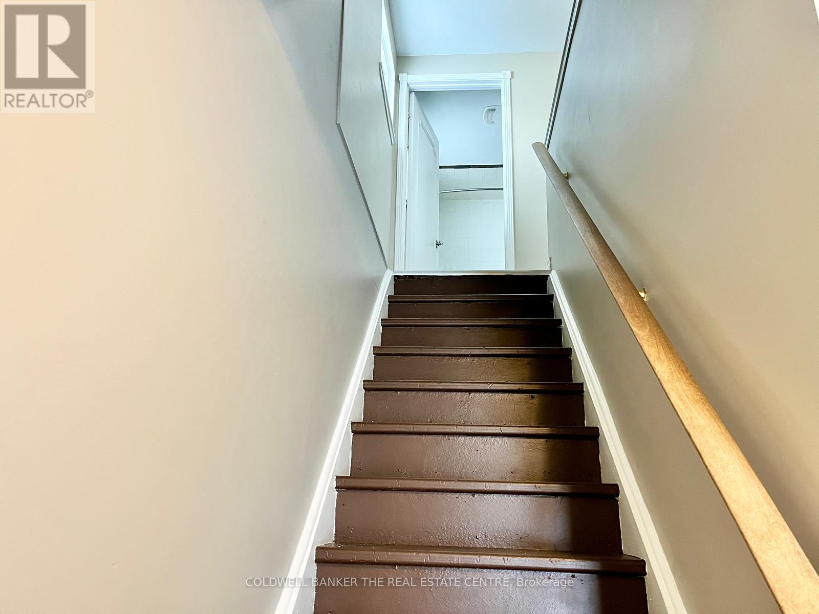 11 Chaucer Crescent, Barrie, Ontario  L4N 4T8 - Photo 4 - S13590654