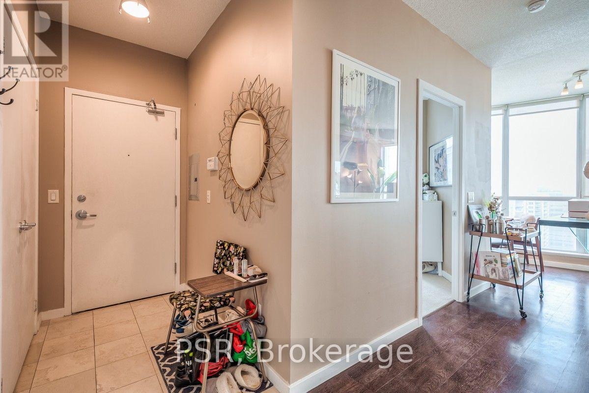 13 - 208 Queens Quay West, Toronto, Ontario M5J 2Y5 - Photo 2 - C13589452