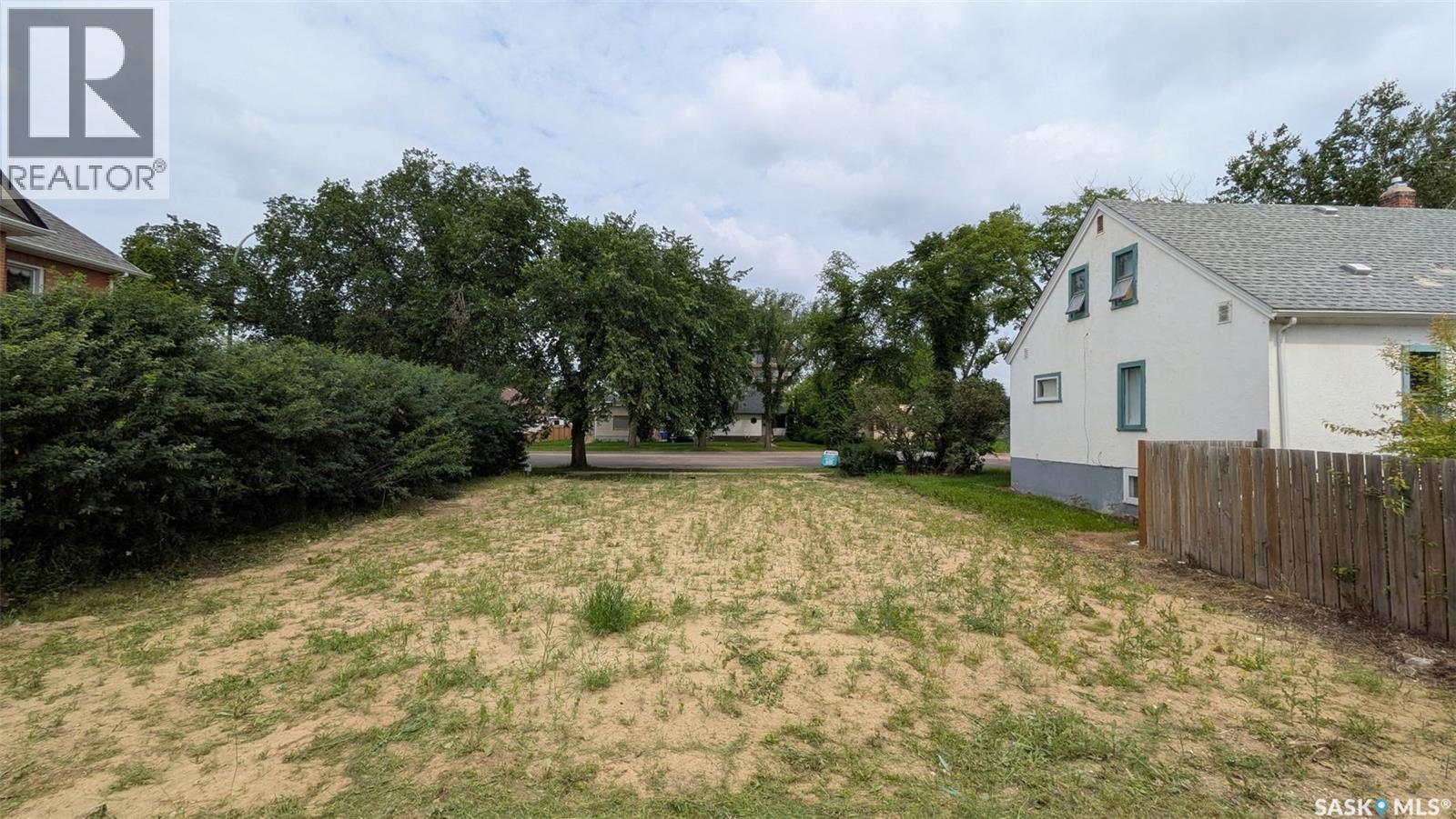 241 15th Street W, Prince Albert, Saskatchewan  S6V 3P9 - Photo 3 - SK043288