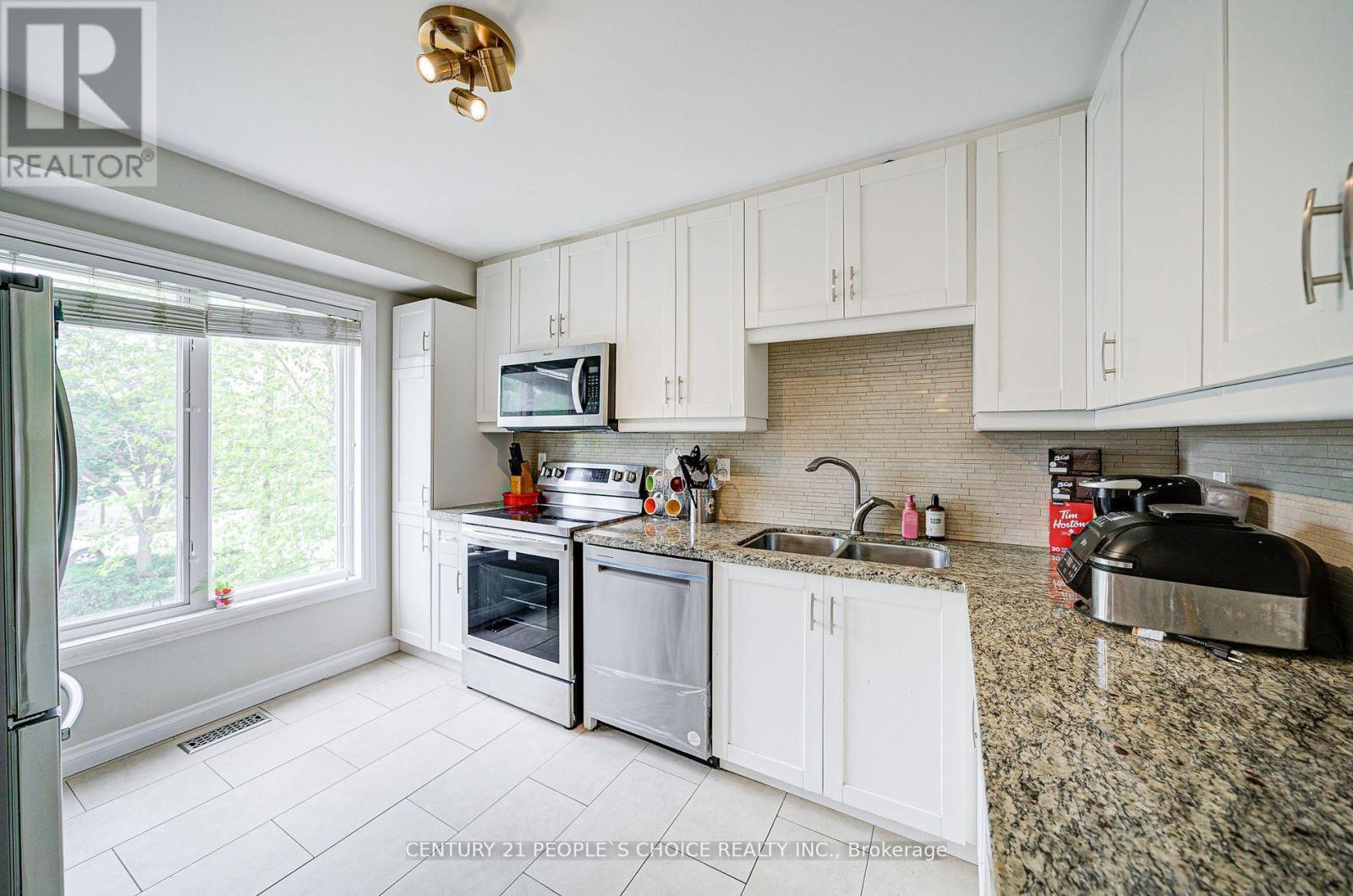 83 Corey Circle, Halton Hills, Ontario  L7G 5L8 - Photo 10 - W13590688
