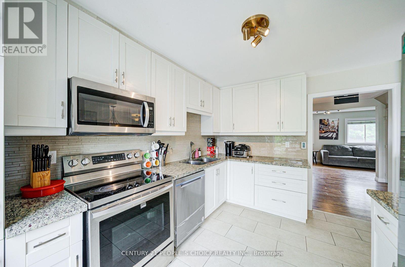 83 Corey Circle, Halton Hills, Ontario  L7G 5L8 - Photo 12 - W13590688