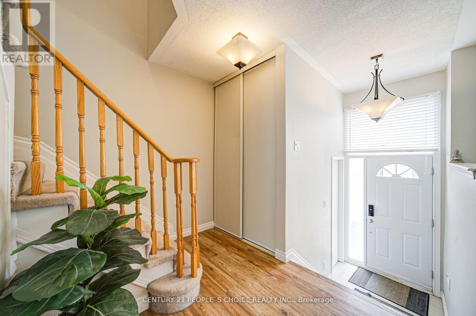 83 Corey Circle, Halton Hills, Ontario  L7G 5L8 - Photo 4 - W13590688
