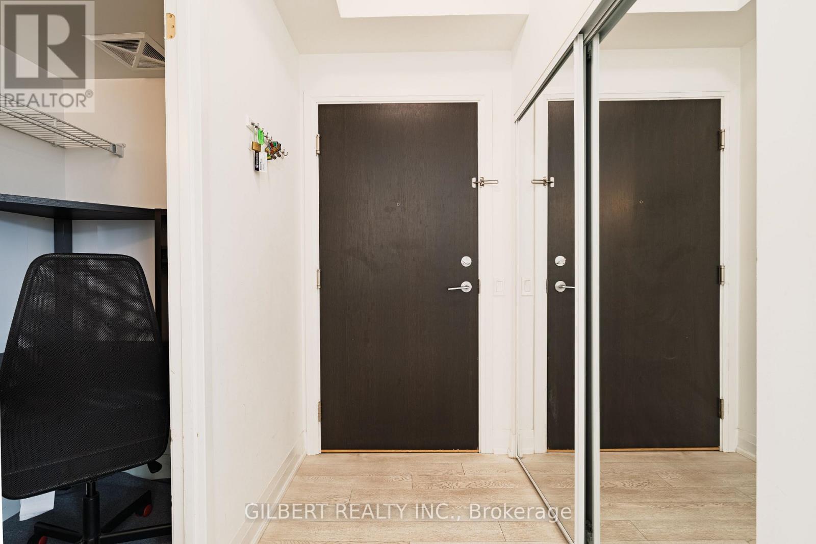 1810 - 1461 Lawrence Avenue W, Toronto, Ontario  M6L 0A6 - Photo 3 - W13590730