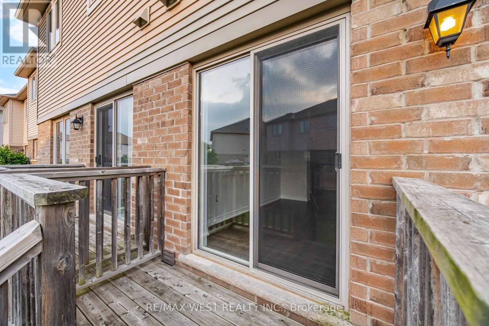 137 Echovalley Drive, Hamilton, Ontario  L8J 0H1 - Photo 35 - X13590720