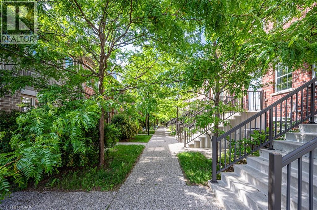 5 Whitehaven Lane, Kitchener, Ontario  N2H 0B3 - Photo 4 - 40849954