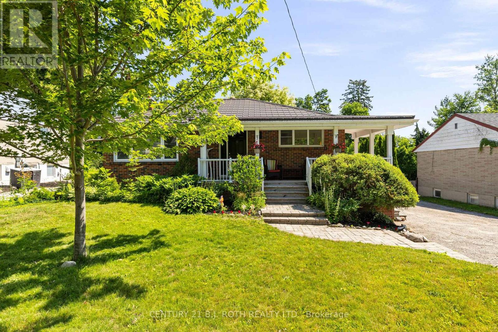 7 Vine Street, Barrie (Sunnidale), Ontario  L4N 2B1 - Photo 2 - S13590822