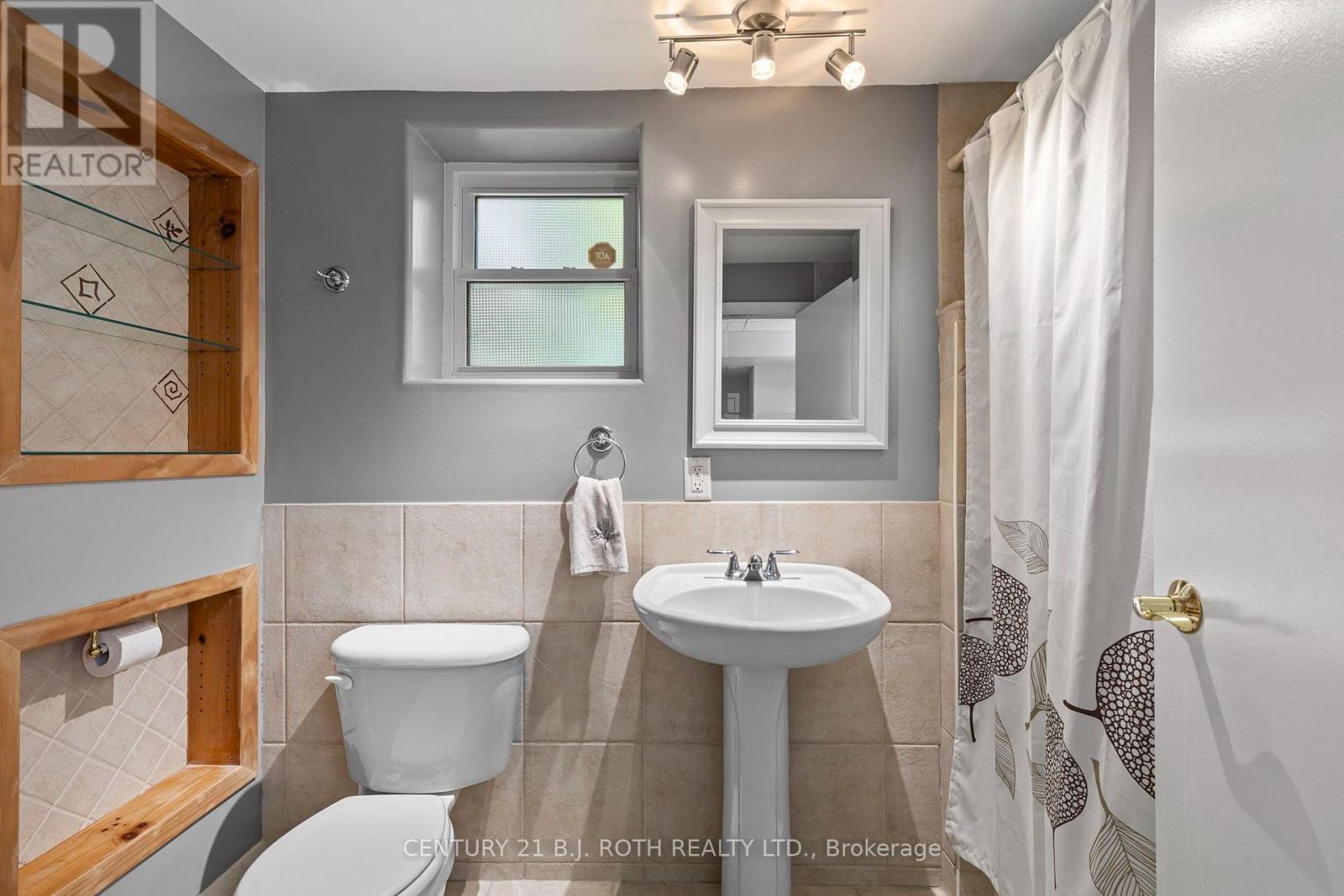 7 Vine Street, Barrie (Sunnidale), Ontario  L4N 2B1 - Photo 24 - S13590822