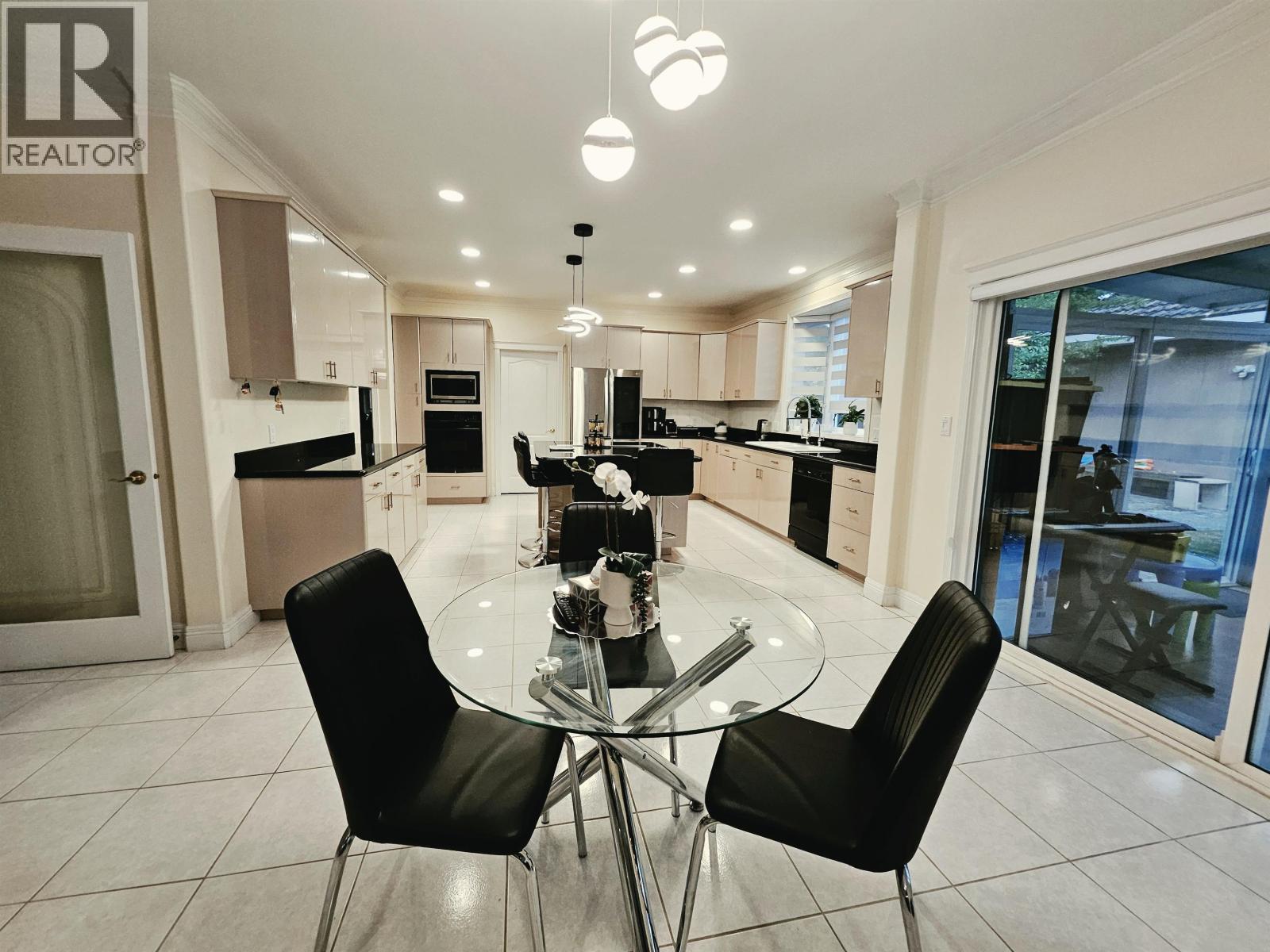 10320 Scotsdale Avenue, Richmond, British Columbia  V7E 3V1 - Photo 5 - R3143613