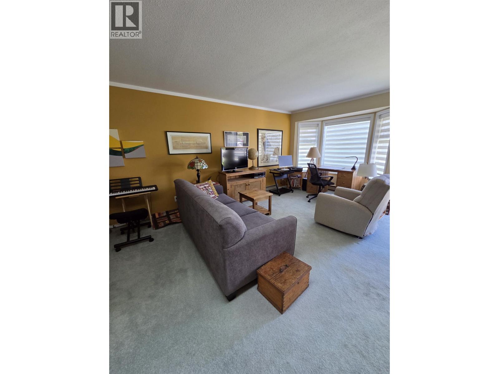 6 767 NORTH ROAD, Gibsons, British Columbia