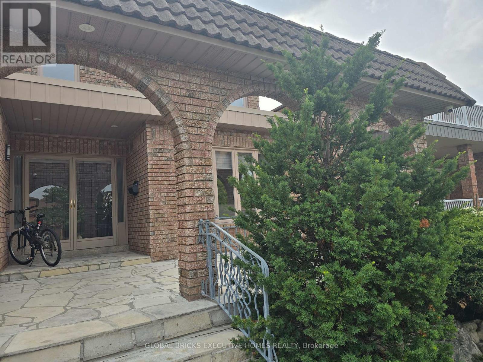 99 Benjamin Drive, Vaughan, Ontario  L4L 1H7 - Photo 2 - N13590840
