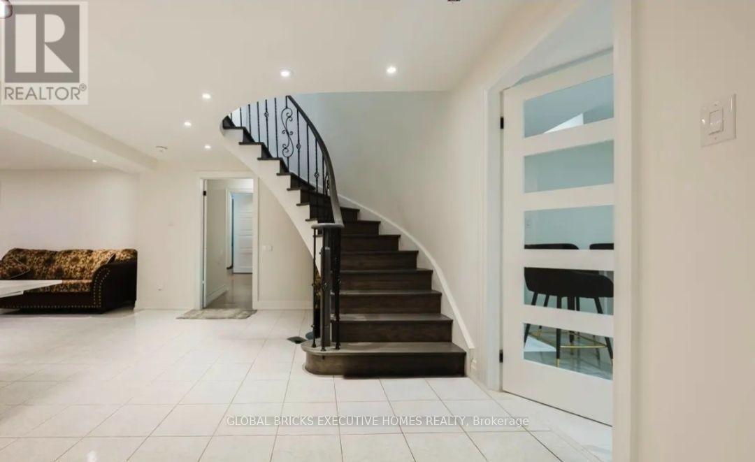 99 Benjamin Drive, Vaughan, Ontario  L4L 1H7 - Photo 9 - N13590840