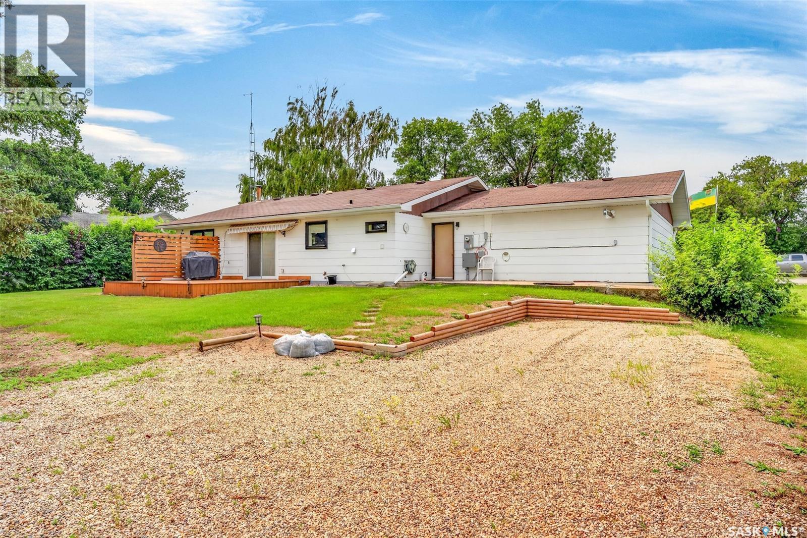 417 2nd Avenue N, Naicam, Saskatchewan  S0K 2Z0 - Photo 4 - SK042843