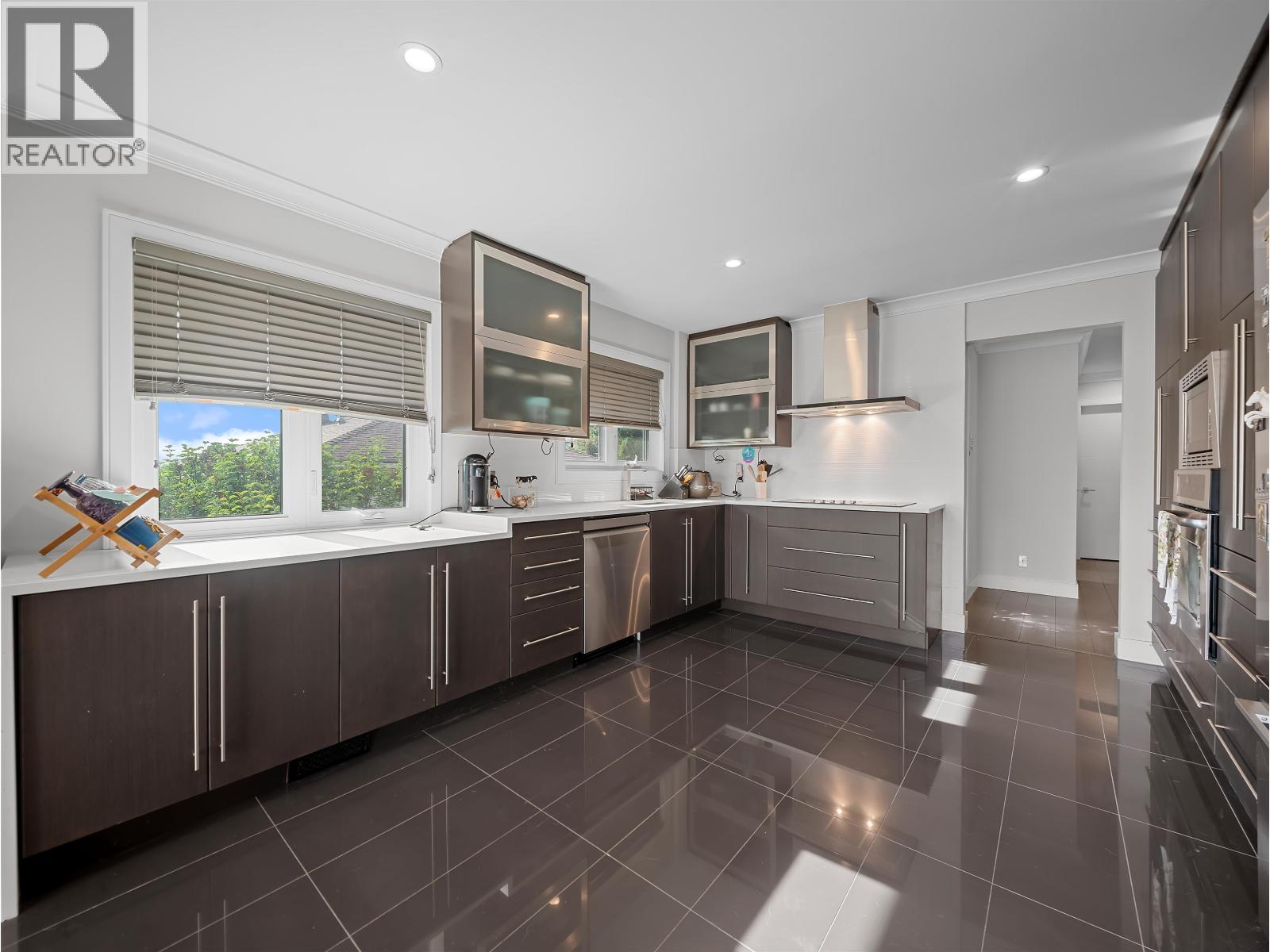 336 Walker Street, Coquitlam, British Columbia  V3K 4C8 - Photo 9 - R3148692