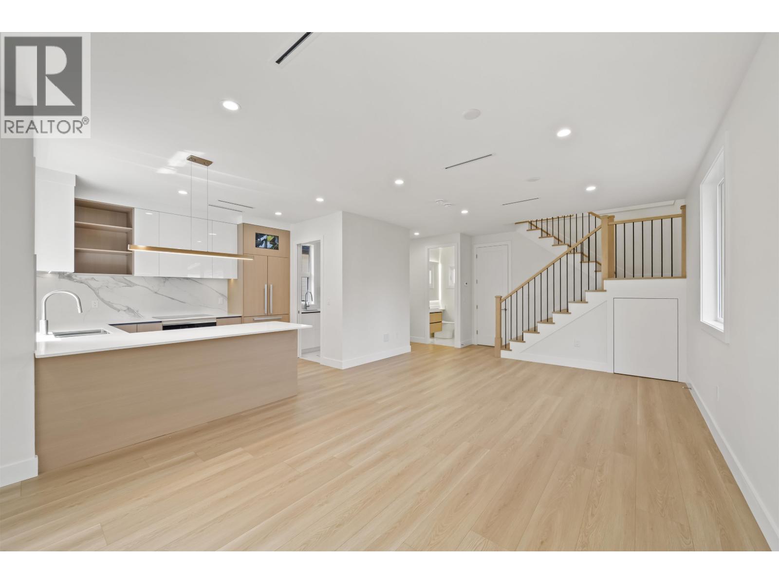 6726 Francis Road, Richmond, British Columbia  V7C 1K5 - Photo 2 - R3147638