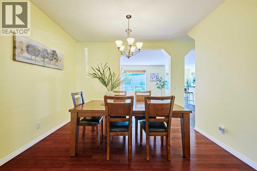 62 Crestmont Drive Sw, Calgary, Alberta  T3B 5X7 - Photo 9 - A2328686