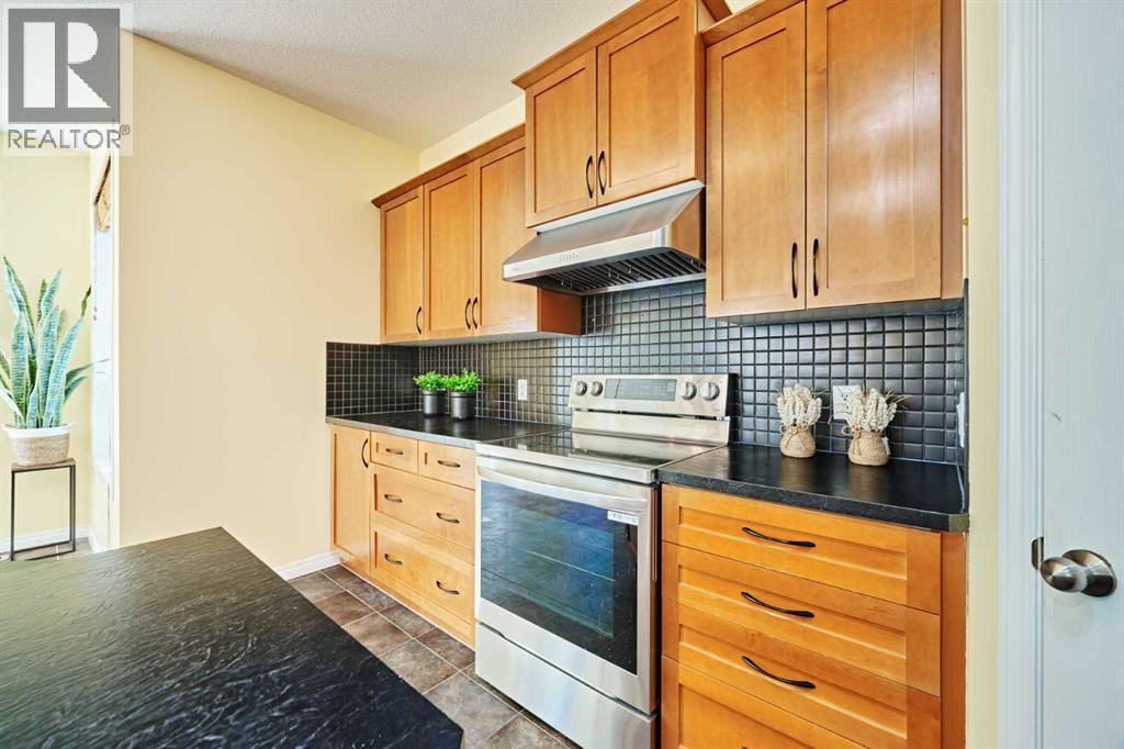 62 Crestmont Drive Sw, Calgary, Alberta  T3B 5X7 - Photo 21 - A2328686