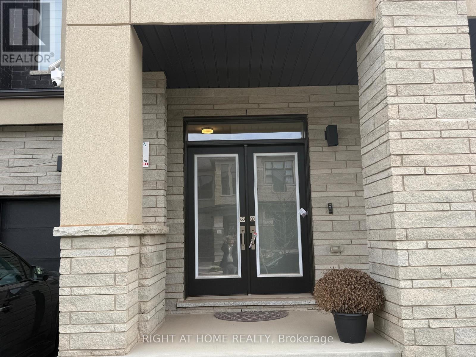 1187 Dartmouth Crescent, Oakville, Ontario  L6H 8C3 - Photo 3 - W13590950