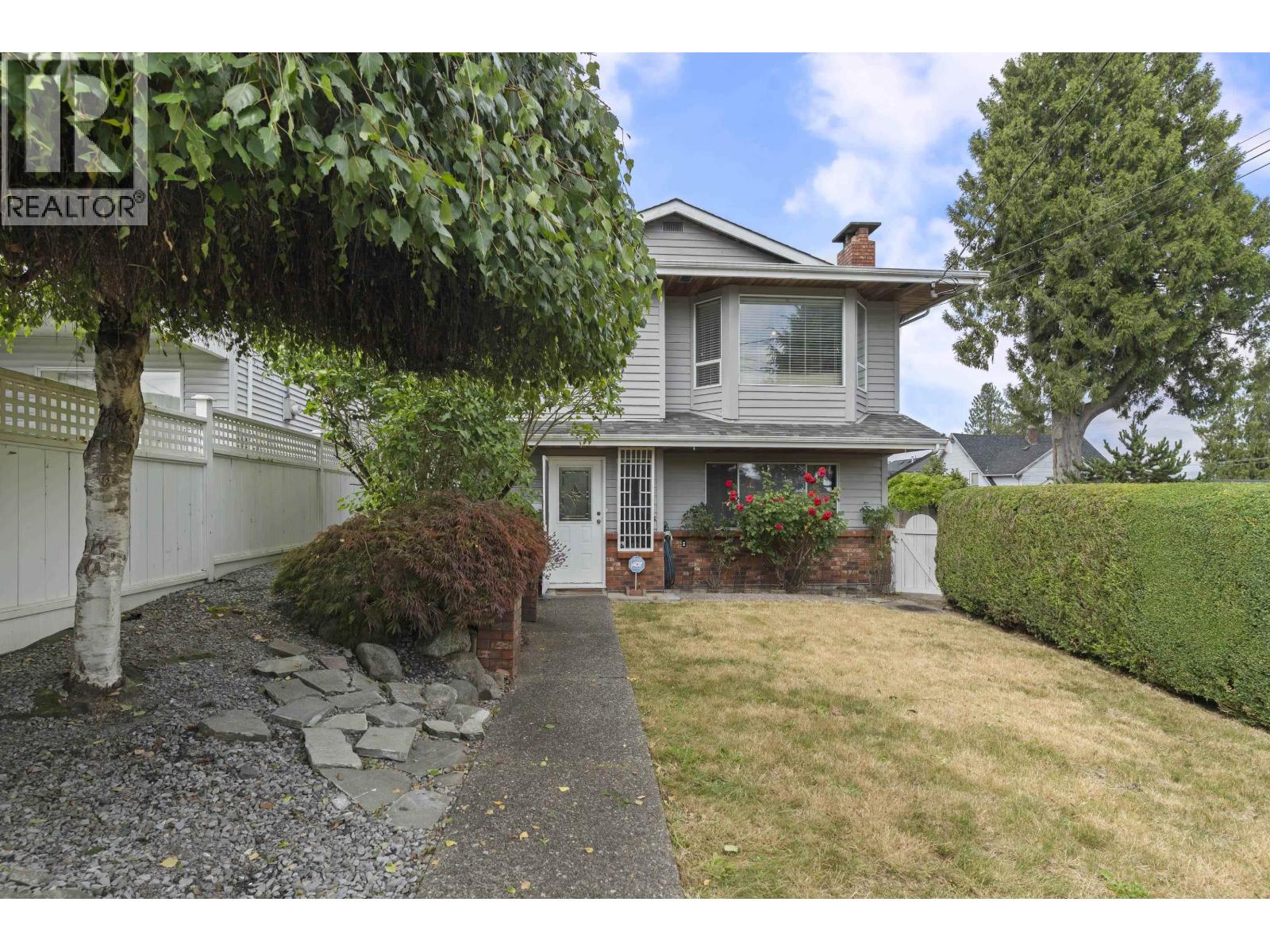 409 SHERBROOKE STREET, New Westminster, British Columbia
