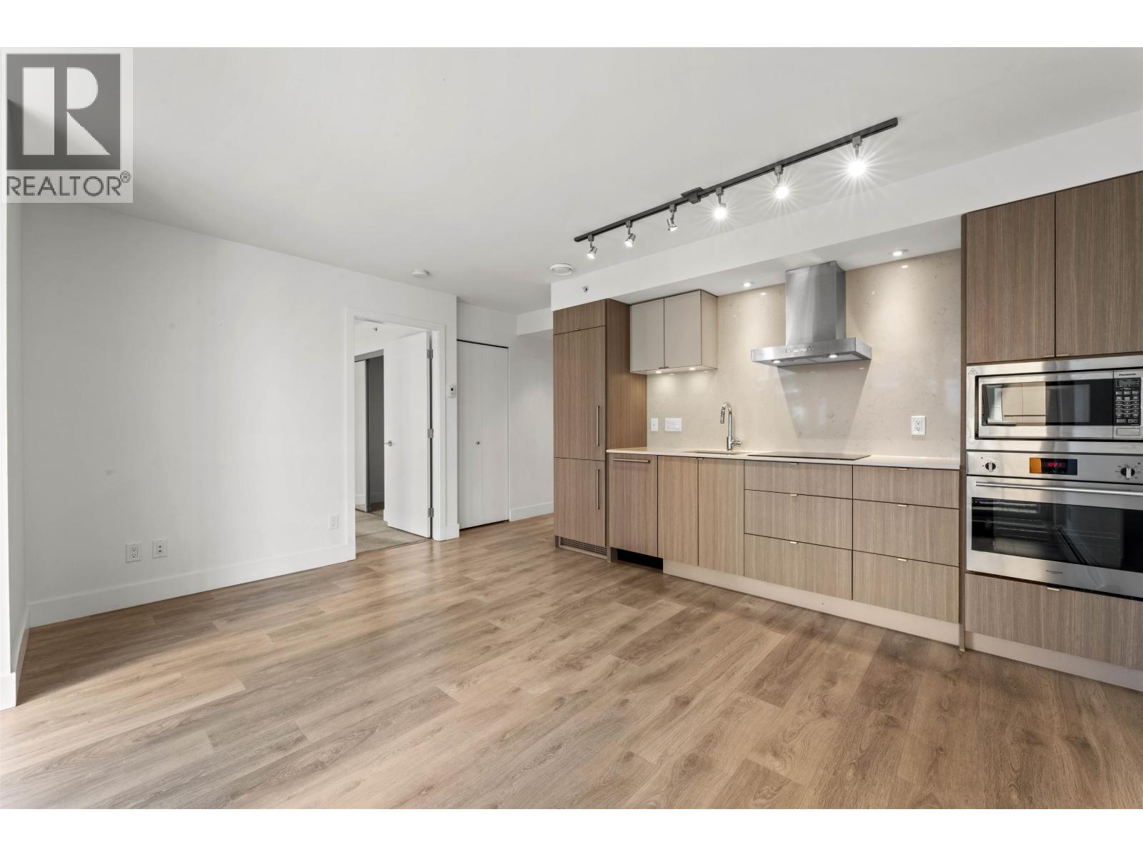 210 1788 Columbia Street, Burnaby, British Columbia  V5Y 0L7 - Photo 4 - R3146616