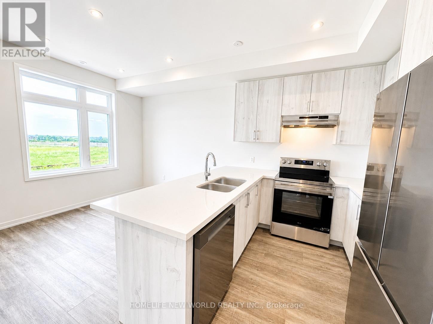 1476 19th Avenue, Richmond Hill, Ontario  L4E 3R4 - Photo 3 - N13590992